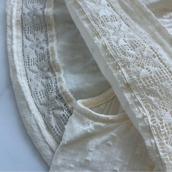 ❌SOLD❌ Old Navy | Clip Dot Crochet Lace Button Front Blouse - Picture 9 of 13